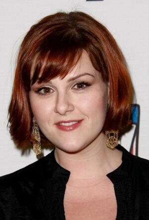 Sara Rue Biography | Fandango